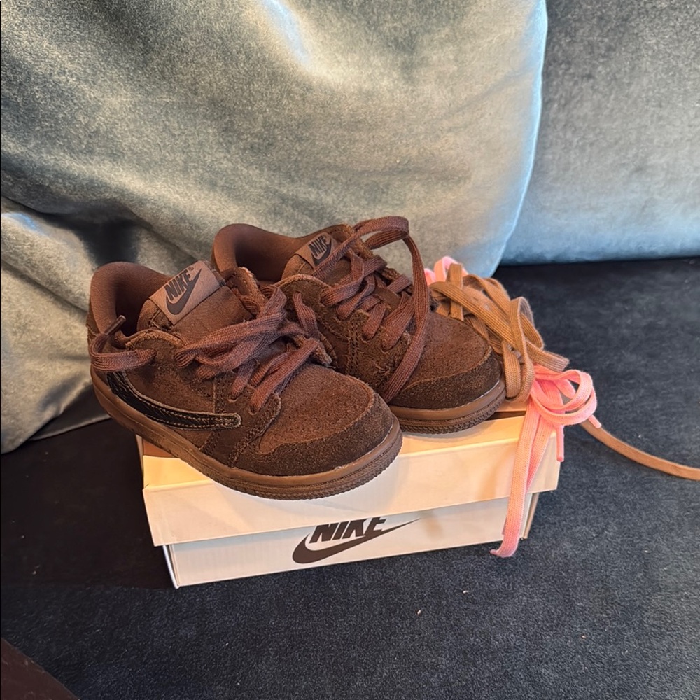 Travis Scott Jordan 1 Low OG SP TD 7C